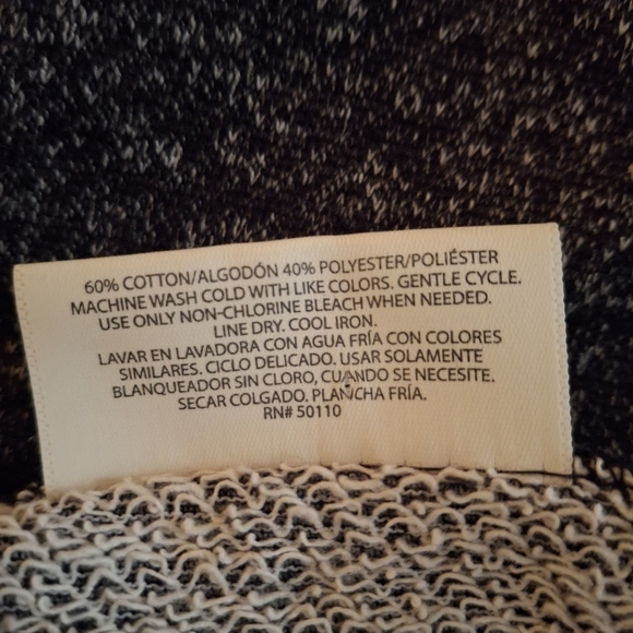 Bobbie Brooks Gray Women's Sweater with Number 26 Print - Picture 7 of 8